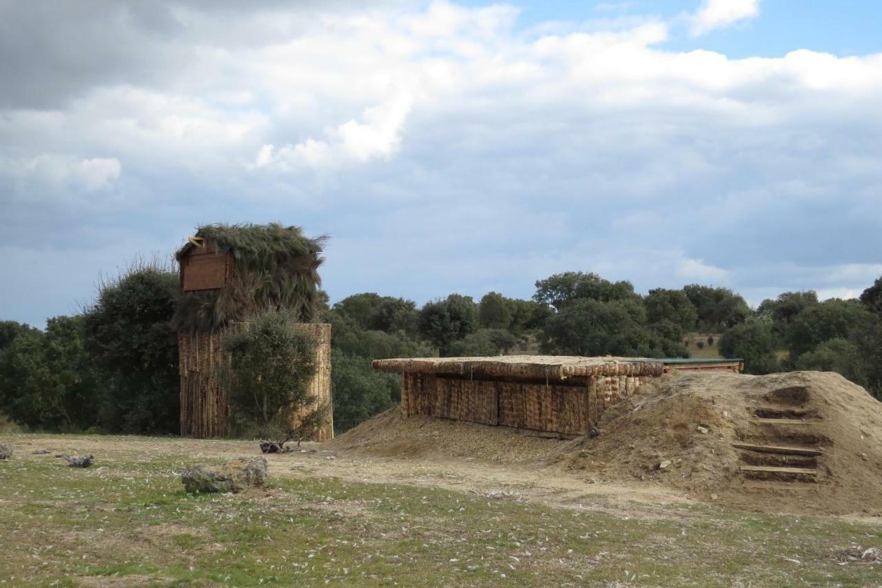 Eco-Lodge En La Reserva Privada Campanarios De Azaba - Proyecto De Conservacion Эспеха Экстерьер фото